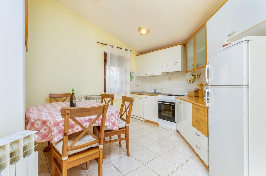 Image 3811381 - 4