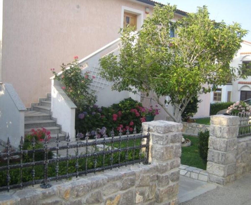 Image 3812030 - 4