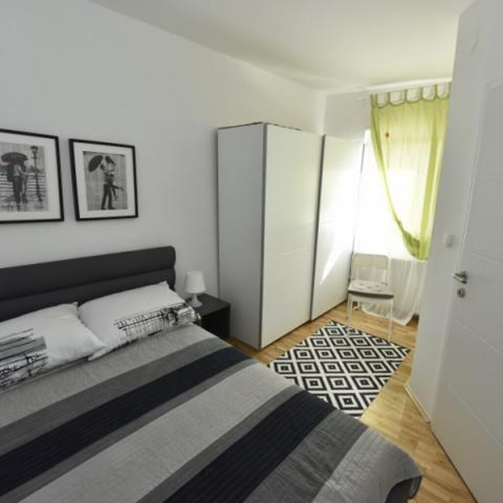 Image 3815101 - 4