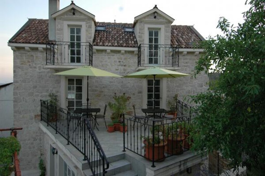 Image 3838618 - 1