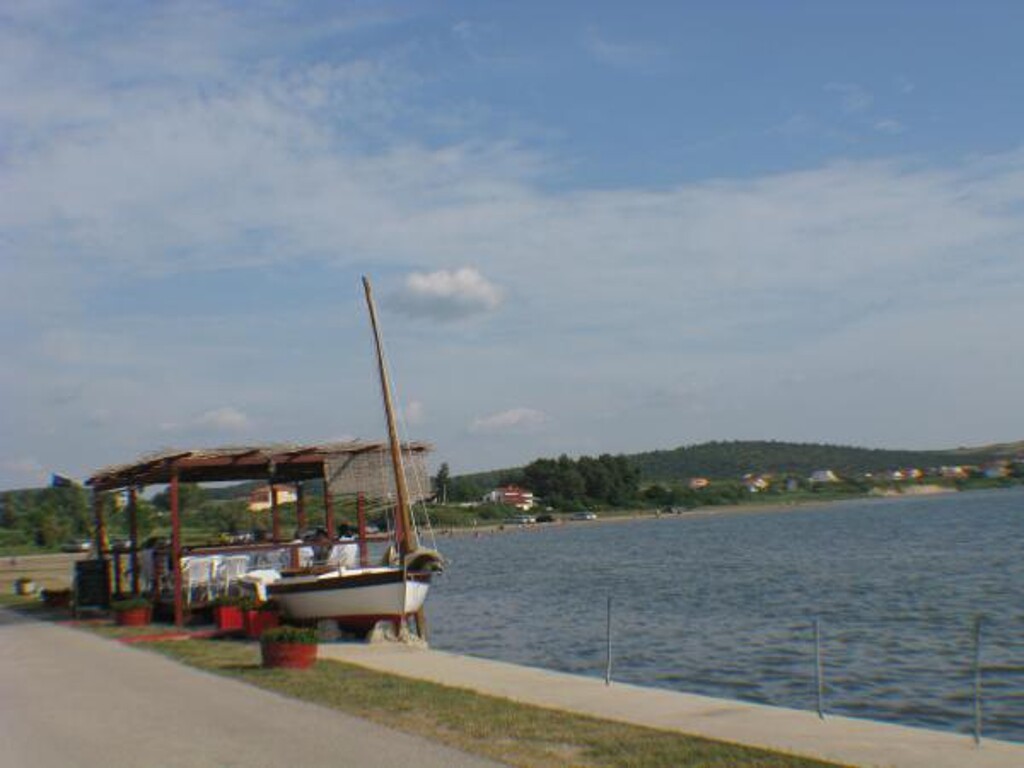 Image 3810742 - 6