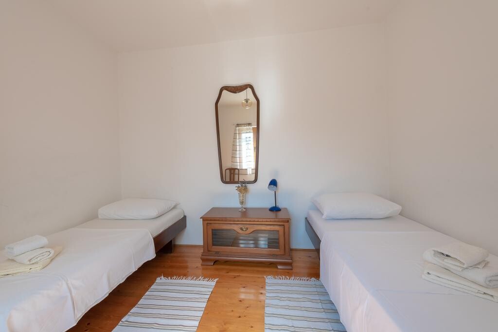 Image 3813419 - 14