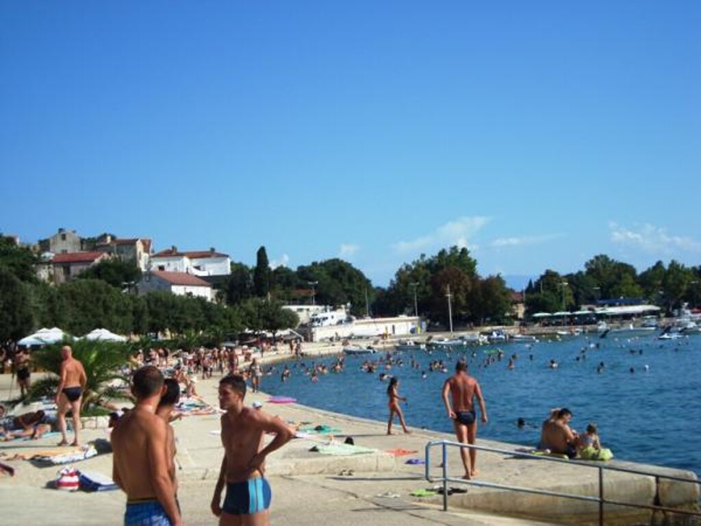 Image 3811430 - 4