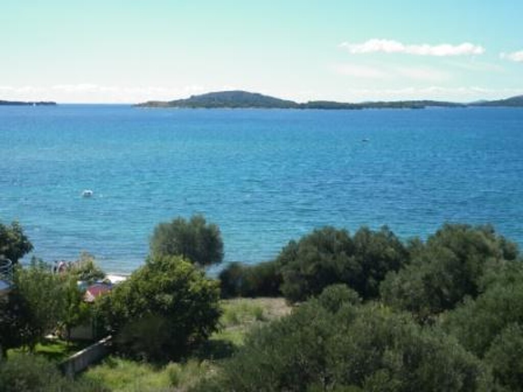 Image 3838514 - 9
