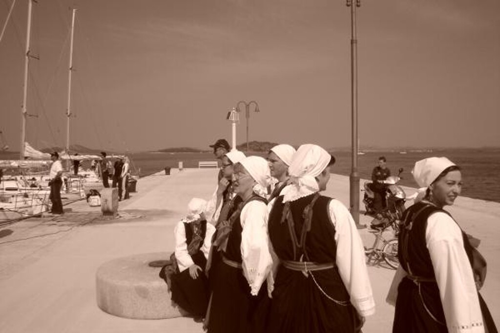 Image 3838981 - 7