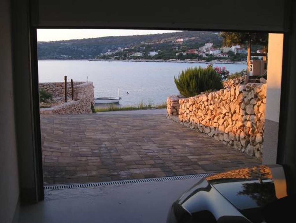 Image 3812559 - 6