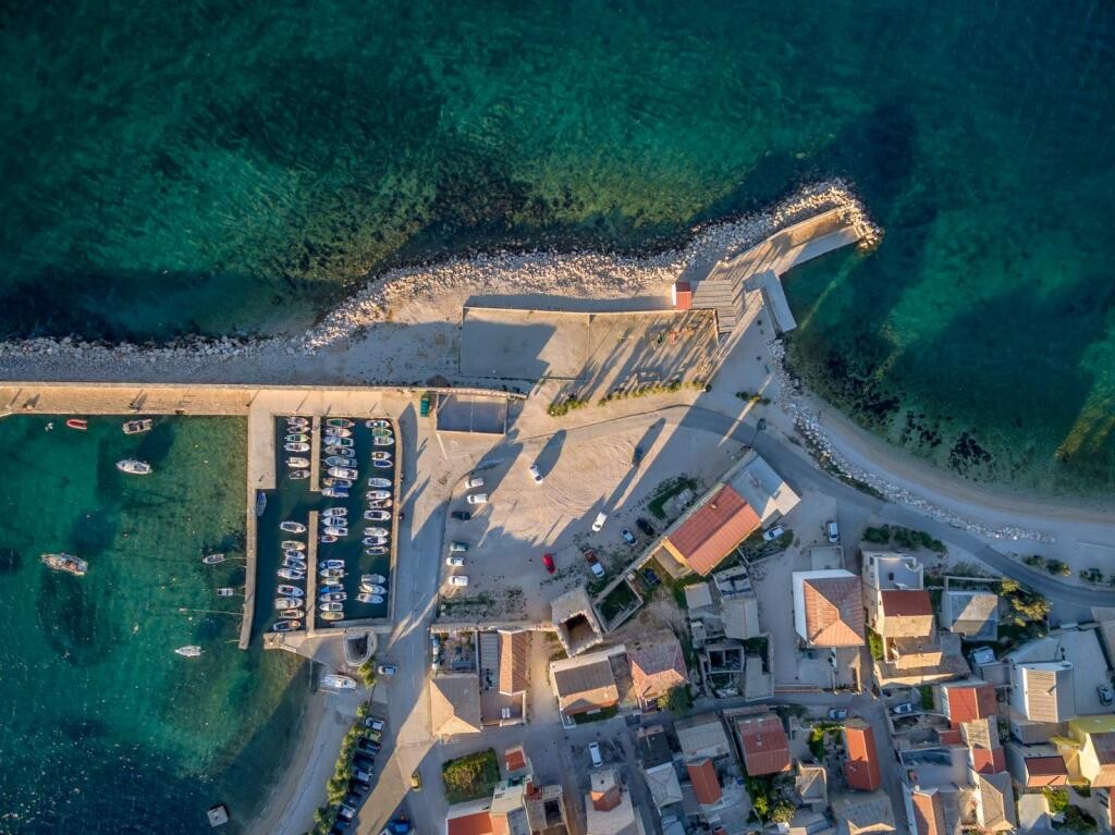 Image 3812655 - 6