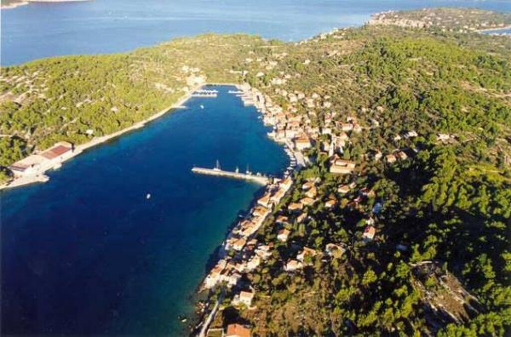 Image 3811915 - 6