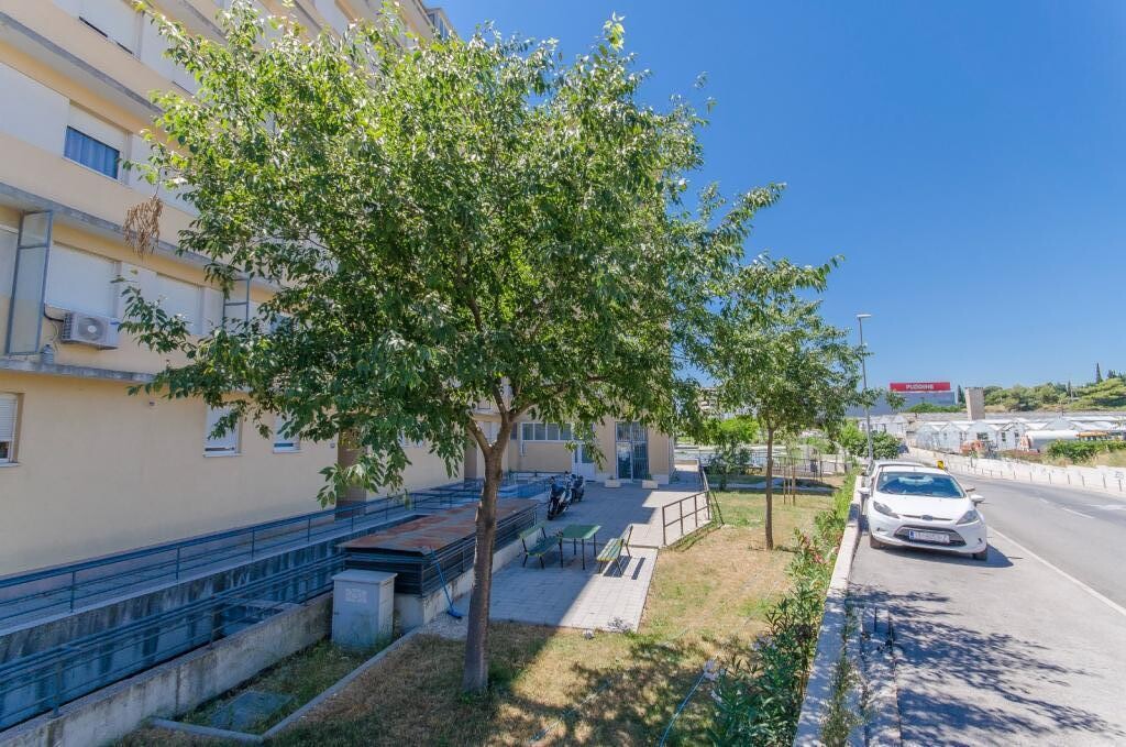 Image 3814670 - 9