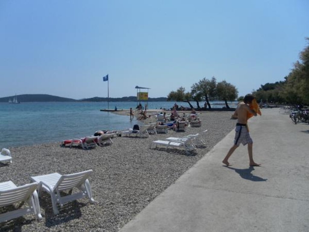 Image 3811459 - 16