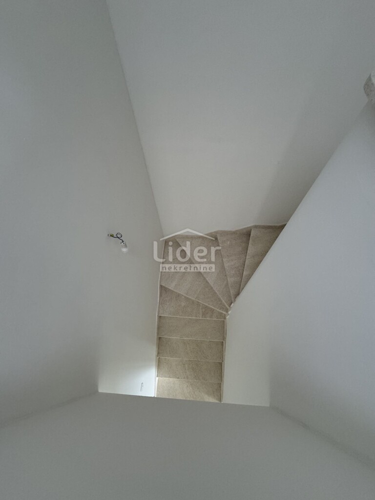 Image 6119810 - 20