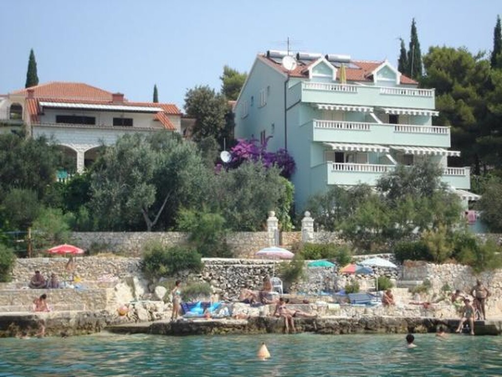Image 3813596 - 1