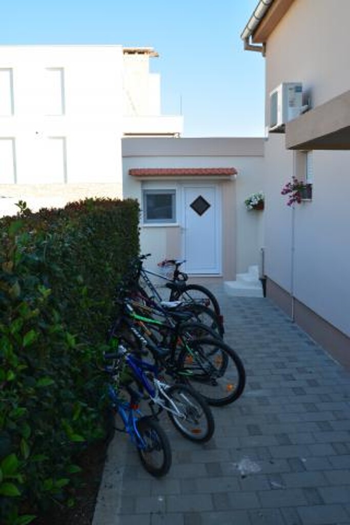Image 3812765 - 16