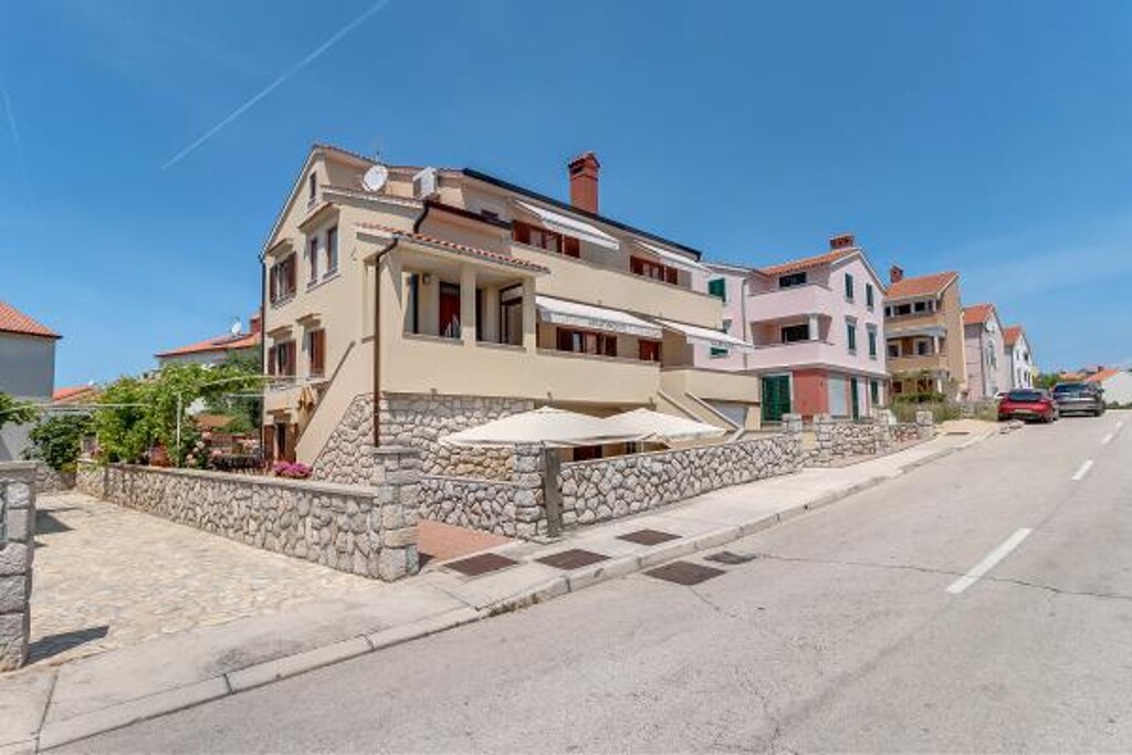 Image 3831982 - 2