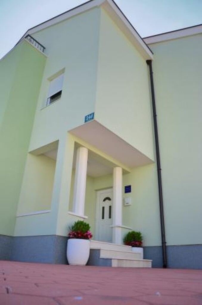 Image 3838624 - 4