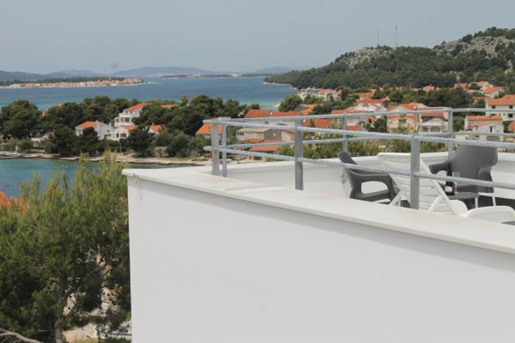 Image 3813516 - 12