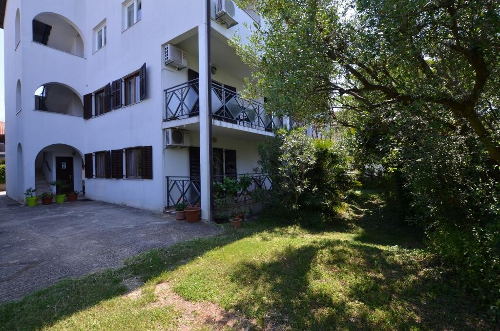 Image 3810676 - 11