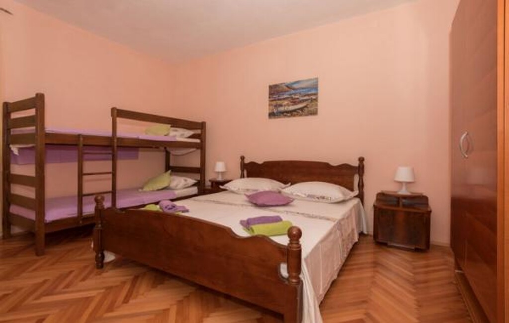 Image 3810568 - 11