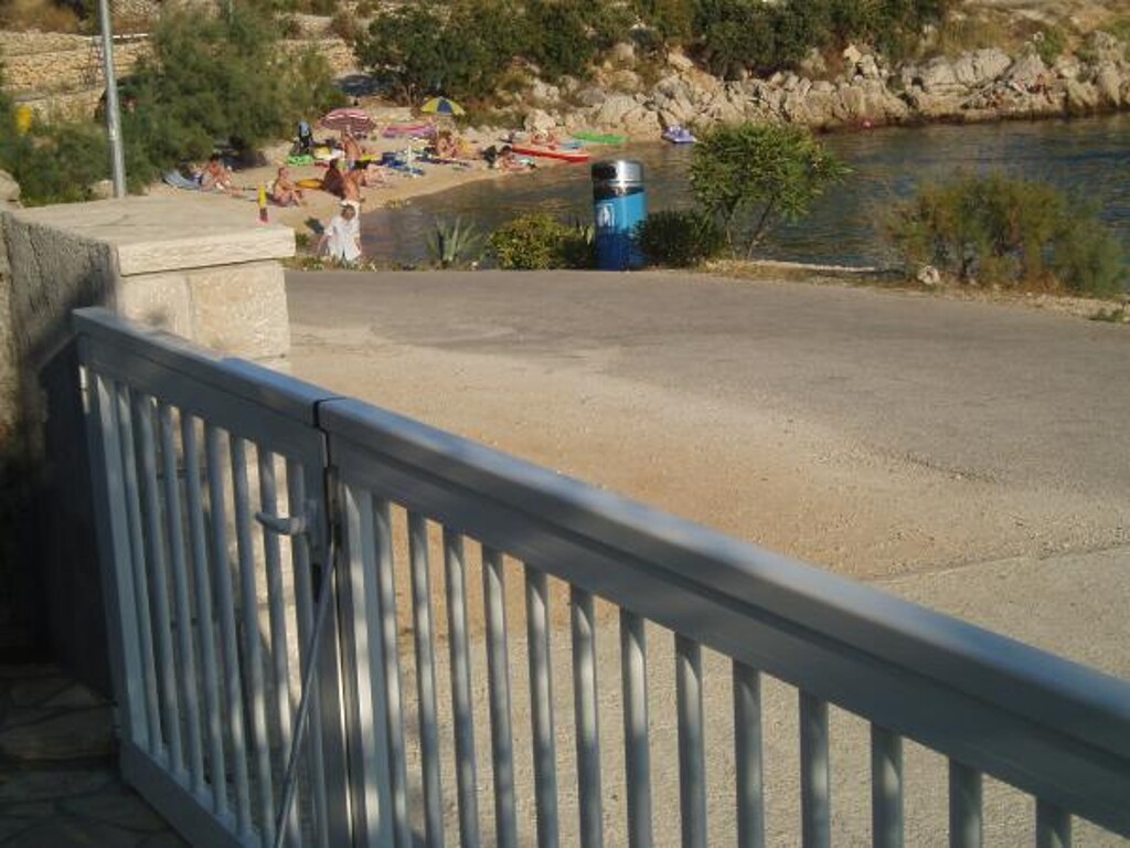 Image 3838798 - 4