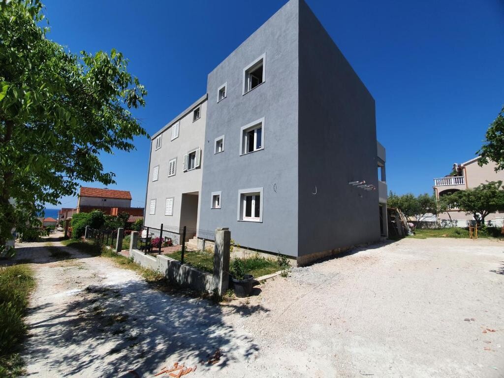 Image 3813381 - 1