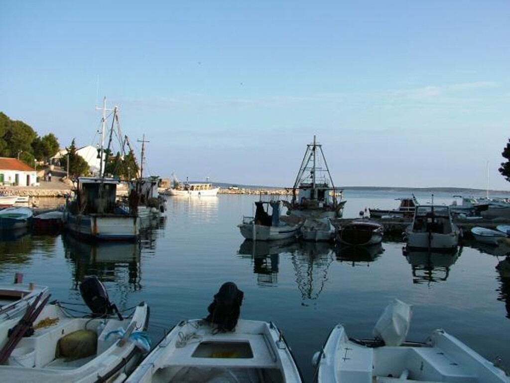 Image 3810555 - 17