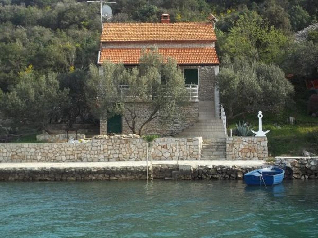 Image 3823624 - 4