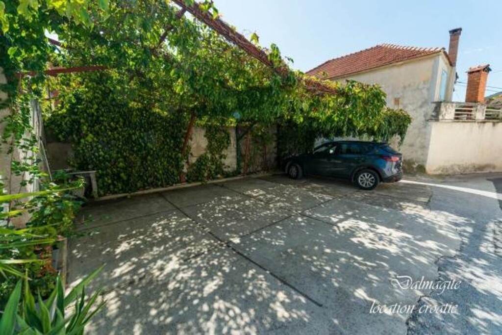 Image 3838808 - 6
