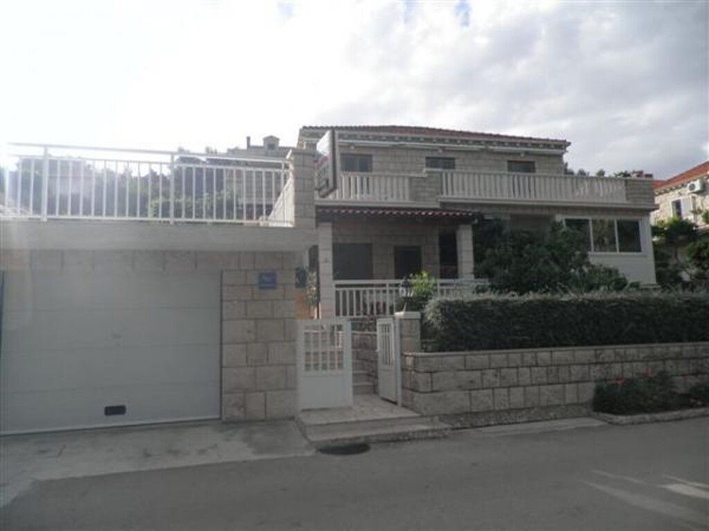 Image 3838566 - 17