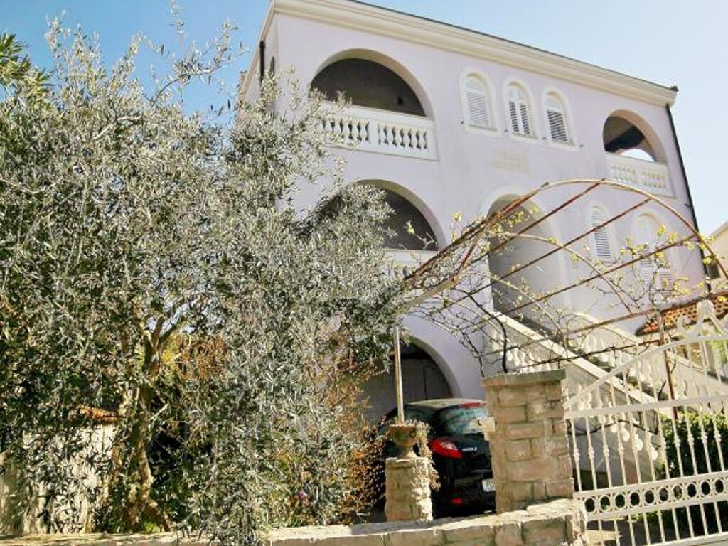 Image 3812942 - 3