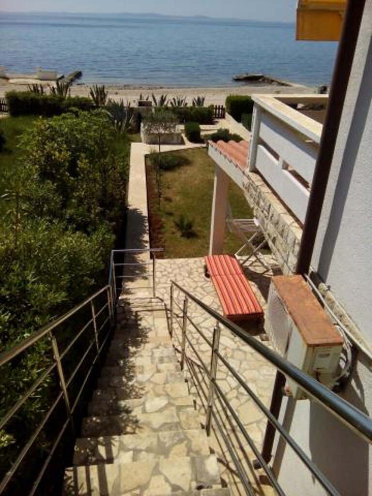 Image 3814580 - 8