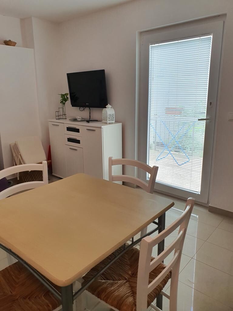 Image 3838440 - 7