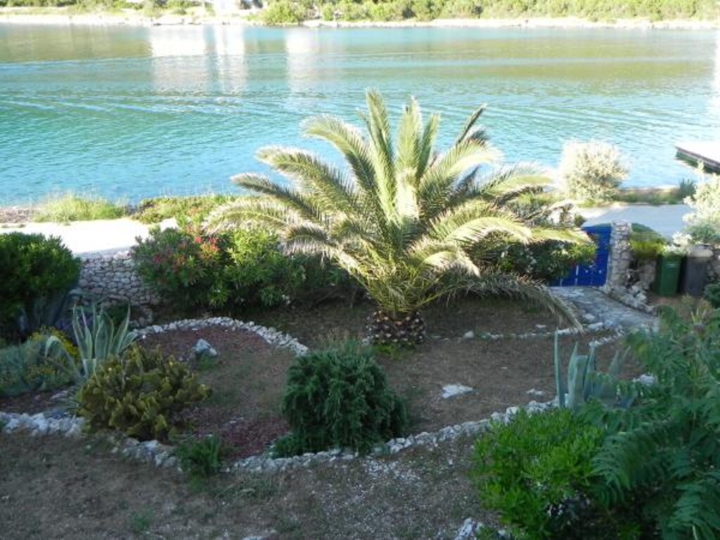 Image 3813226 - 14