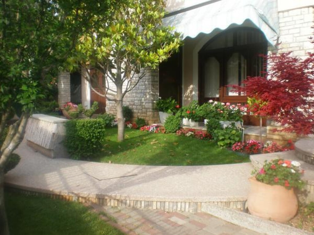 Image 3810576 - 8