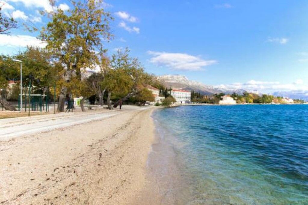 Image 3813972 - 10
