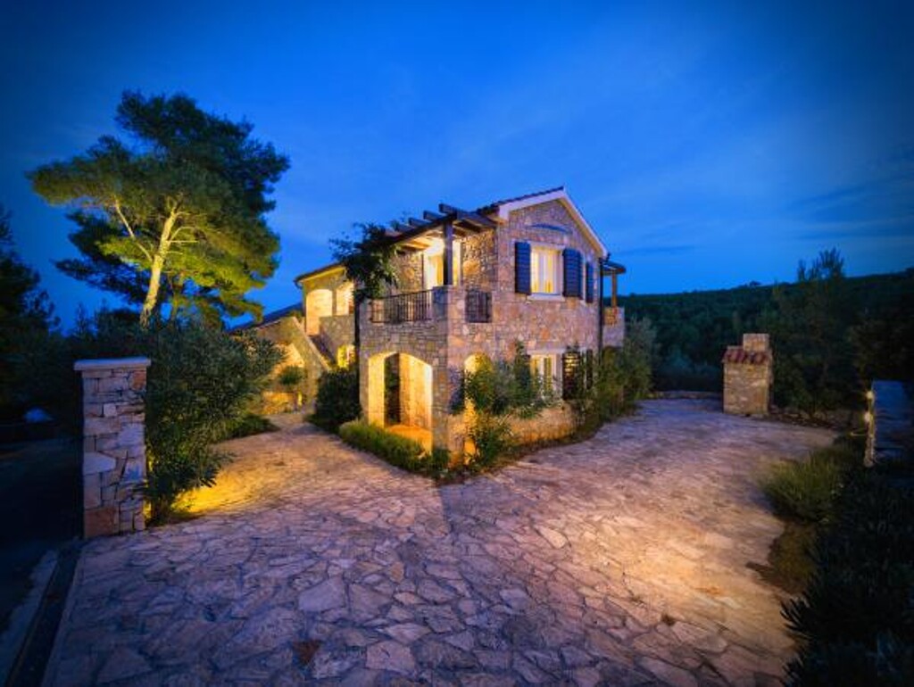 Image 3814446 - 1