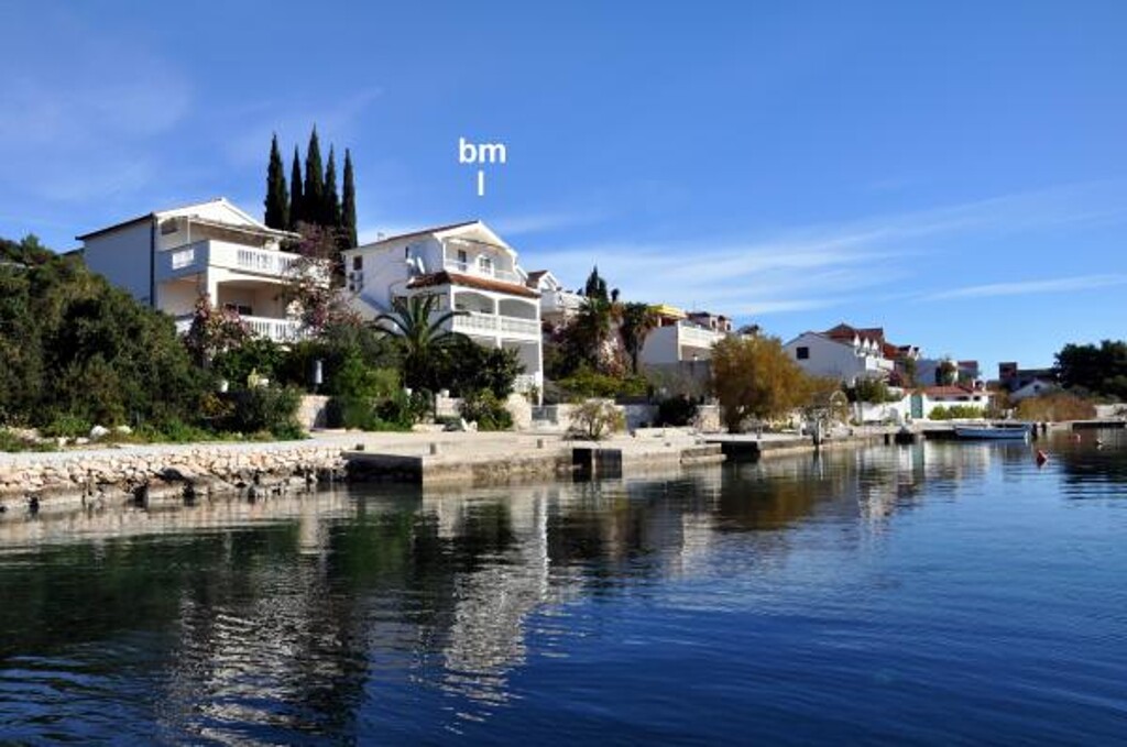 Image 3811107 - 1
