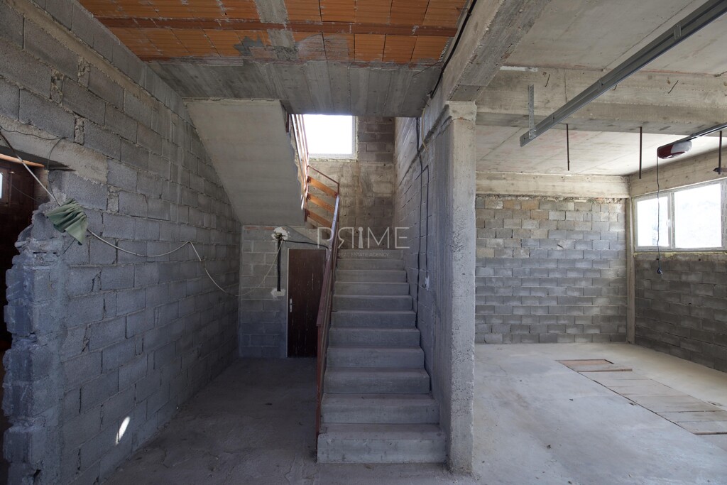Image 10