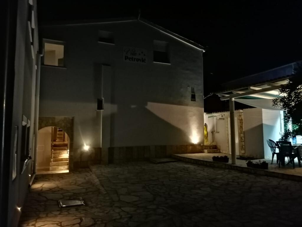 Image 3814301 - 7