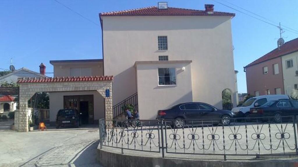 Image 3812202 - 1