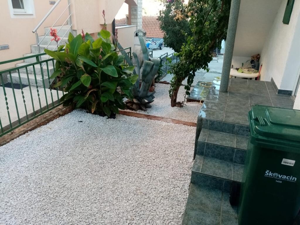 Image 3811628 - 11