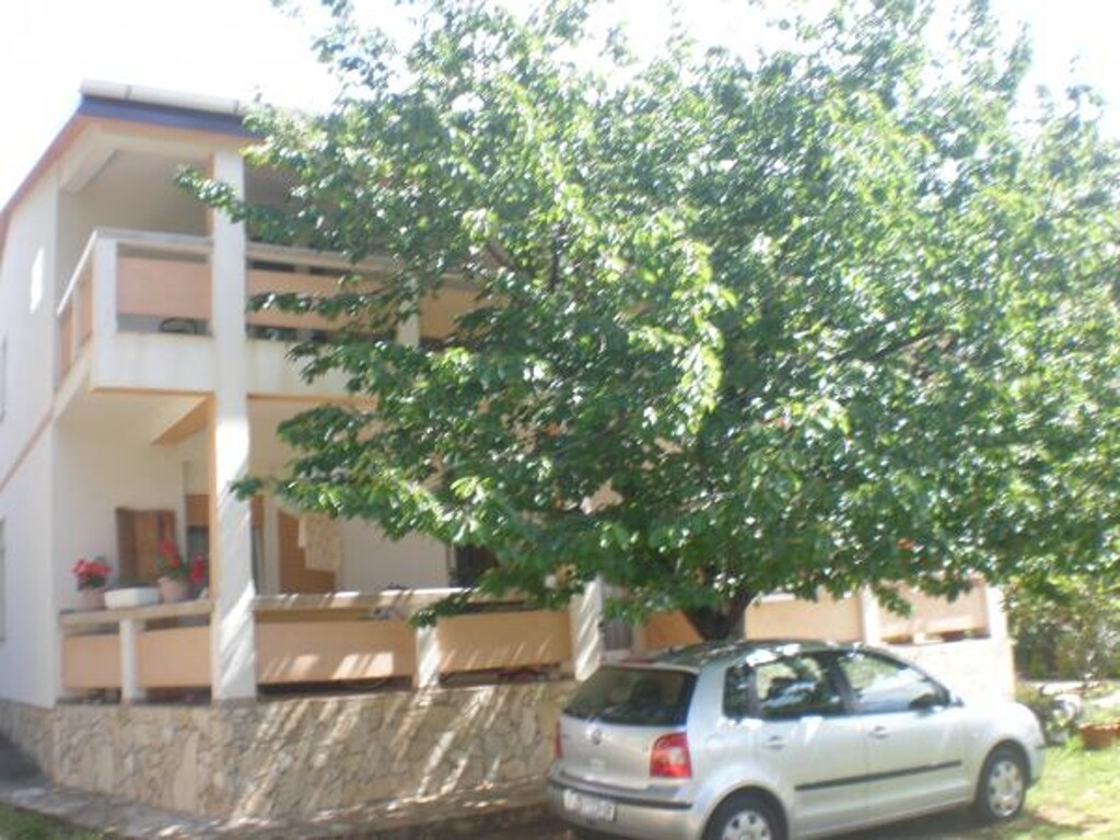Image 3812710 - 10