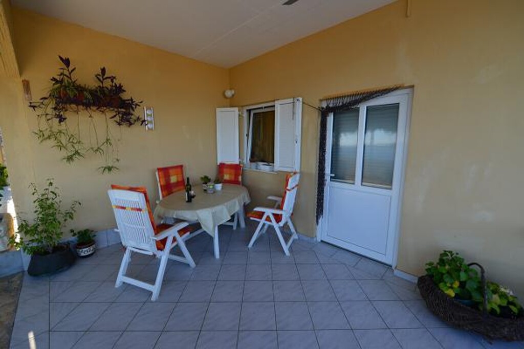 Image 3811564 - 3