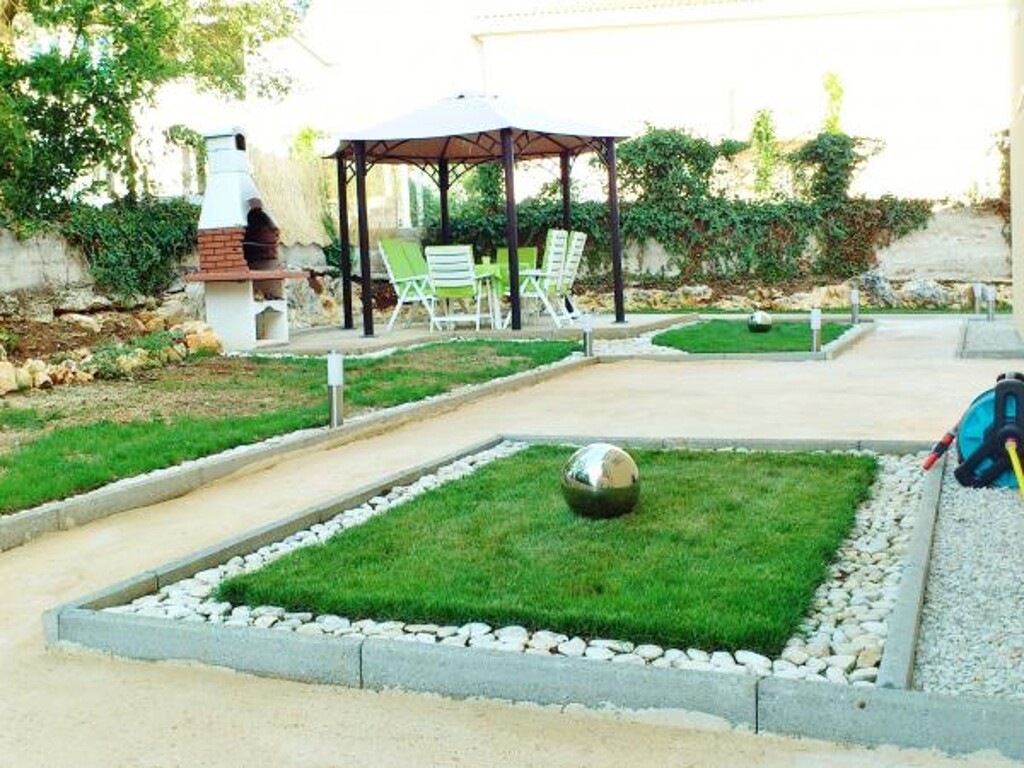 Image 3810806 - 4