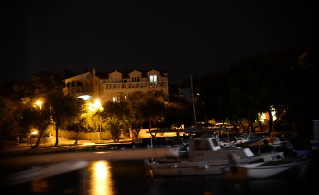 Image 3810789 - 7