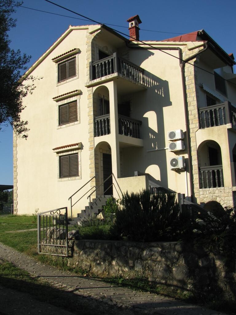 Image 3811712 - 3