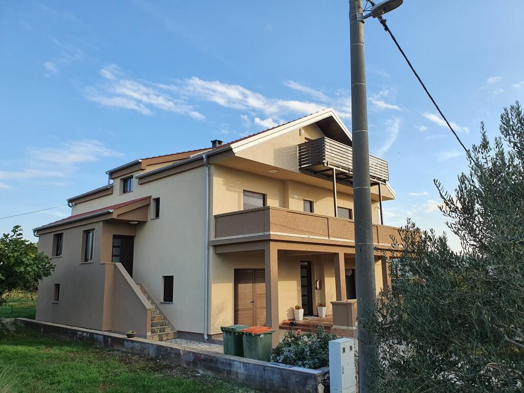 Image 3812852 - 3