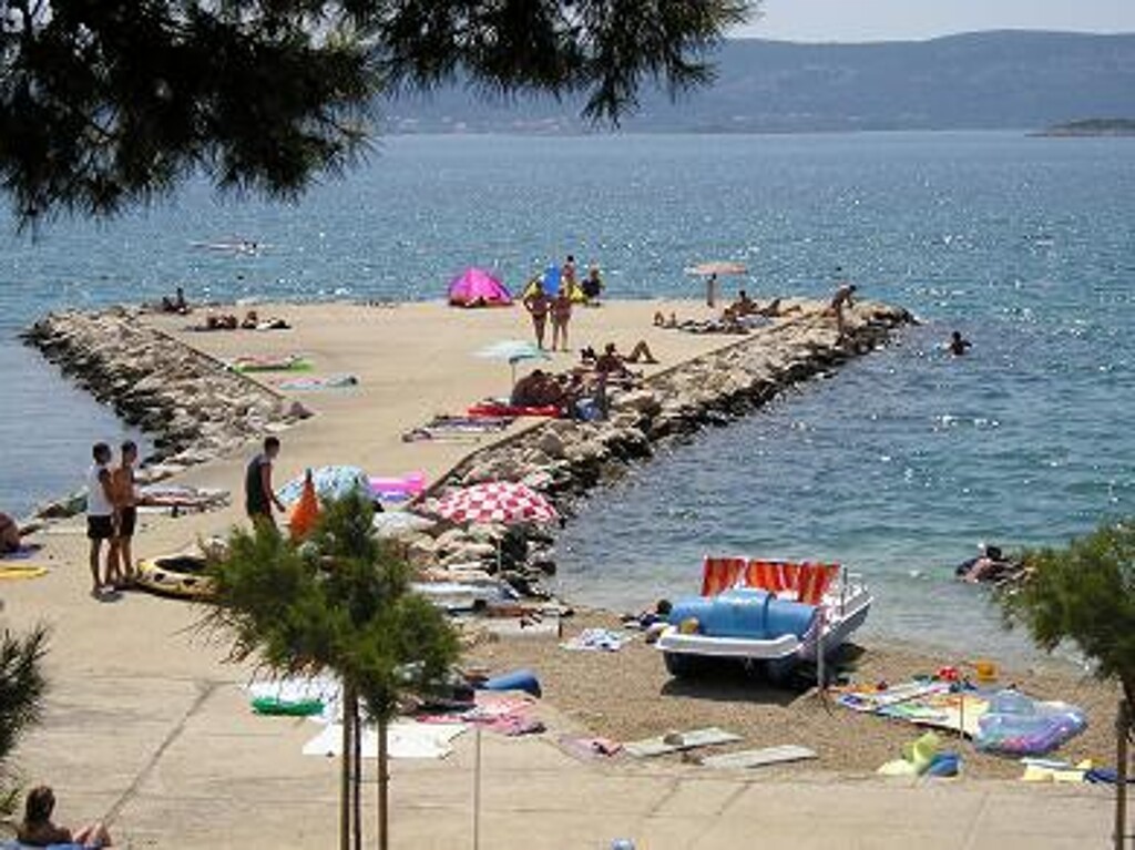 Image 3810799 - 8