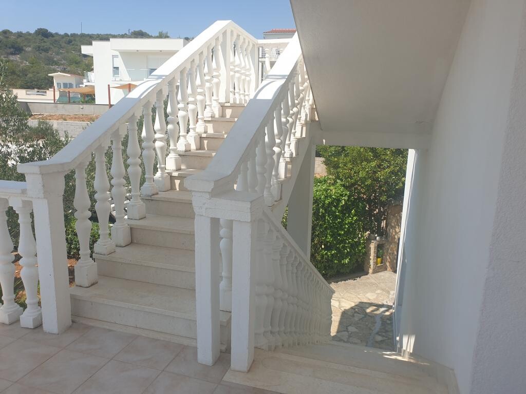 Image 3811784 - 6
