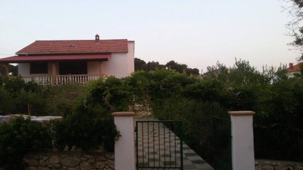 Image 3813721 - 7