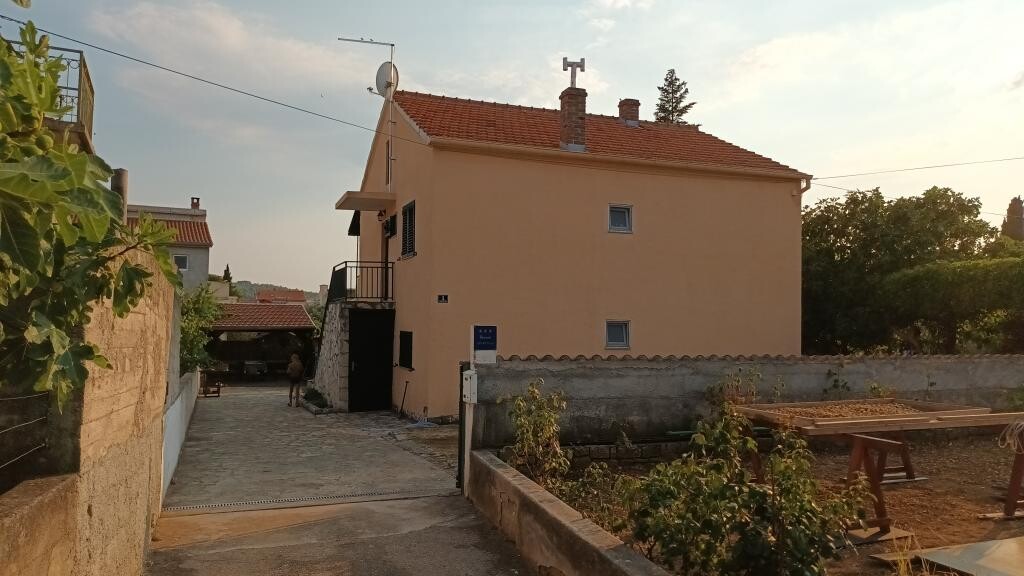 Image 3812944 - 8